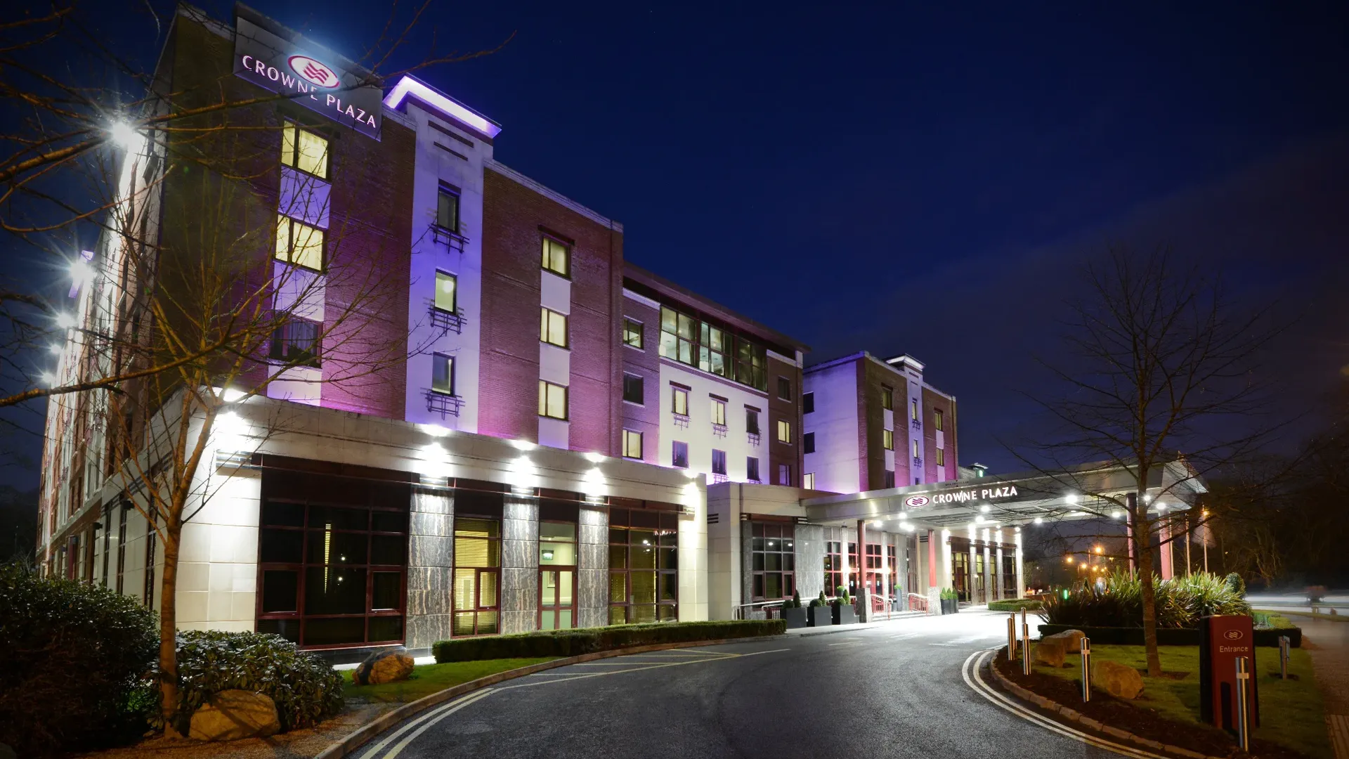 Crowne Plaza Dublin Airport Exterior