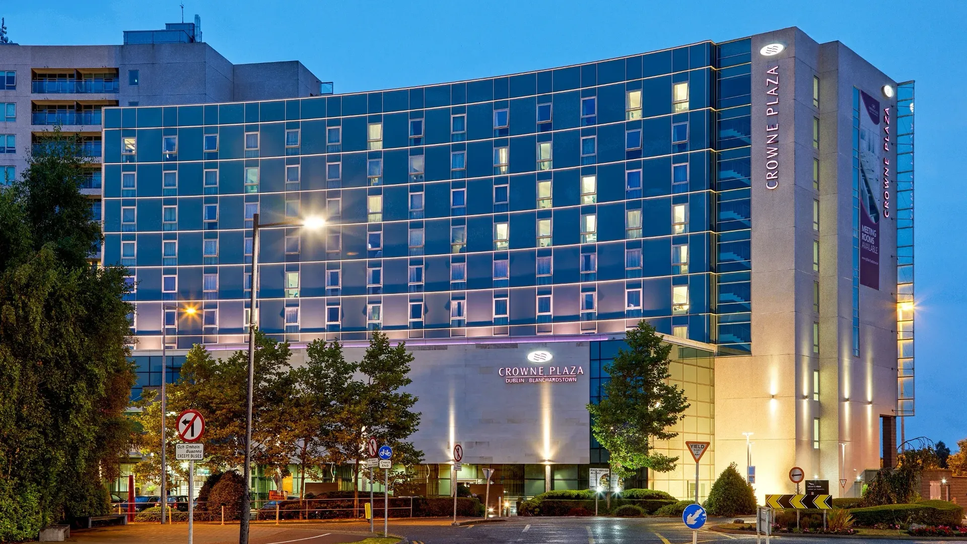 Crowne Plaza Blanchardstown Exterior night